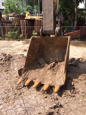 KOMATSU PC 200-5 ราคา 850000 บาท ขายตามสภาพ