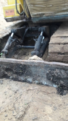 ขาย 375,000 บาท SUMITOMO S160F2 (เท่ากับ SK60) -(เอกสารเล่มทะเบียน) เครื่องดี ปั้มแรง โช่หนา เอวแน่น ไฟฟ้าครบ รถสวยสภาพพร้อมทำงาน แอร์มี   รถอยู่ จ.อุบลราชธานี โทร&amp;ไอดีไลน์ 0610710295