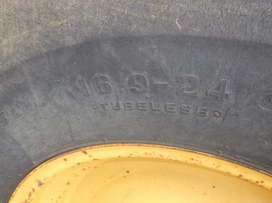 ขายรถตัก ยี่ห้อ TCM รุ่น 830-2