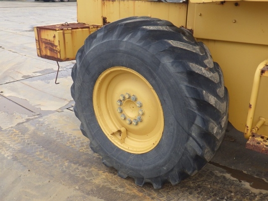 ขายรถตัก ยี่ห้อ TCM รุ่น 830-2