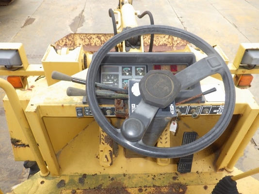 ขายรถตัก ยี่ห้อ TCM รุ่น 830-2