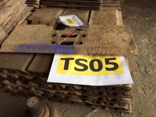 ใบแทรค KOBELCO SK200-2 เก่านอกญี่ปุ่น ใบละ 650 บาท