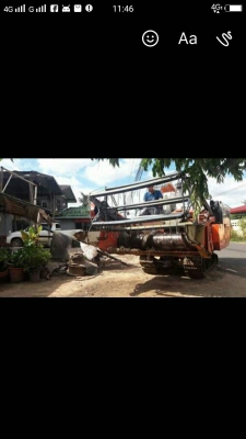 ขายรถเกี่ยวข้าว DC 60 ใ้งานได้กว่า 2000 ชม รถปี 53เอกสารเล่มทะเบียนครบ ขายรถเกี่ยวข้าว DC 60 ใ้งานได้กว่า 2000 ชม รถปี 53เอกสารเล่มทะเบียนครบ