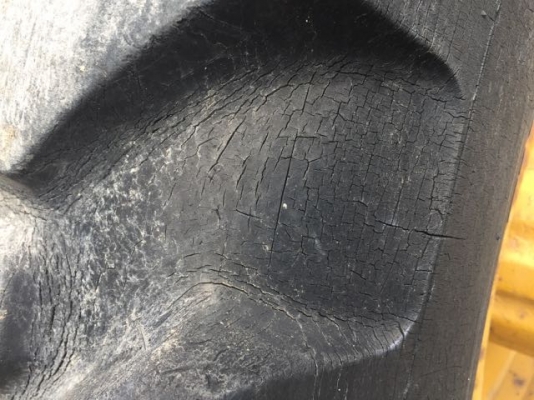 ขายรถตัก ยี่ห้อKOMATSU รุ่น JH30B ขายรถตัก ยี่ห้อKOMATSU รุ่น JH30B