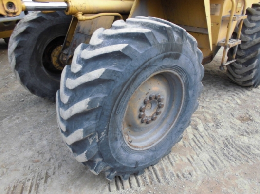 ขายรถตัก ยี่ห้อ TCM รุ่น 830-2