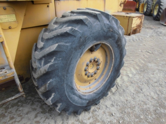 ขายรถตัก ยี่ห้อ TCM รุ่น 830-2