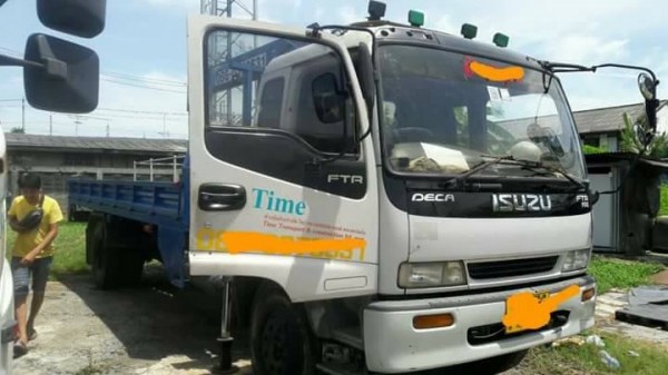 ขายรถ7.20เมตร ติดเครน3.5ตัน DECA 195แรง ราคา850,000 สนใจโทร 090-8588220 093-3258446 www.narong2truck.com www.truck.in.th/498 https://www.facebook.com/narong2truck/ ID: narong498 ID: 09332584461 เพจ Facebook ณรงค์ ซื้อขายรถมือสอง กลุ่ม Facebook ณรงค์ ซื้อข