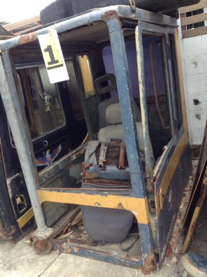 หัวเก๋ง KOMATSU PC 200-3 เก่าเซียงกง 10,000 บาท หัวเก๋ง KOMATSU PC 200-3 เก่าเซียงกง 10,000 บาท