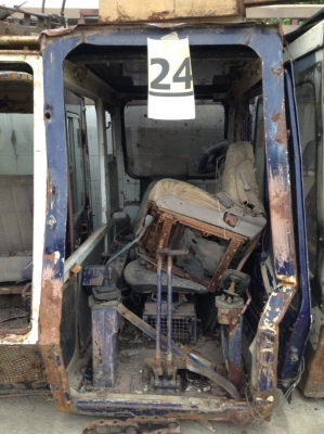 หัวเก๋ง KOMATSU PC 200-2 เก่าเซียงกง 15,000 บาท หัวเก๋ง KOMATSU PC 200-2 เก่าเซียงกง 15,000 บาท