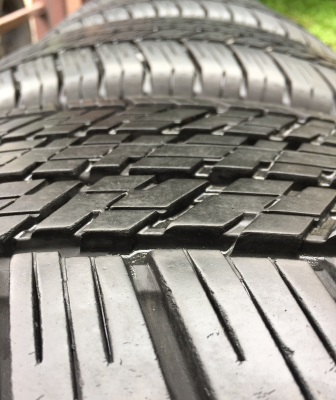 ยาง Bridgestone 265 60 18 ปลายปี15 ดอกเต็ม เนื้อนิ่มๆ ราคาไม่แพง
