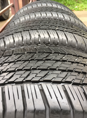 ยาง Bridgestone 265 60 18 ปลายปี15 ดอกเต็ม เนื้อนิ่มๆ ราคาไม่แพง