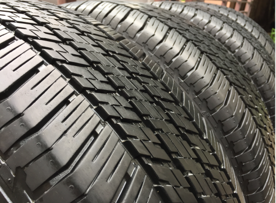 ยาง Bridgestone 265 60 18 ปลายปี15 ดอกเต็ม เนื้อนิ่มๆ ราคาไม่แพง ยาง Bridgestone 265 60 18 ปลายปี15 ดอกเต็ม เนื้อนิ่มๆ ราคาไม่แพง
