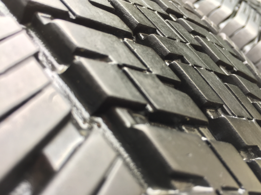 ยาง Bridgestone 265 60 18 ปลายปี15 ดอกเต็ม เนื้อนิ่มๆ ราคาไม่แพง