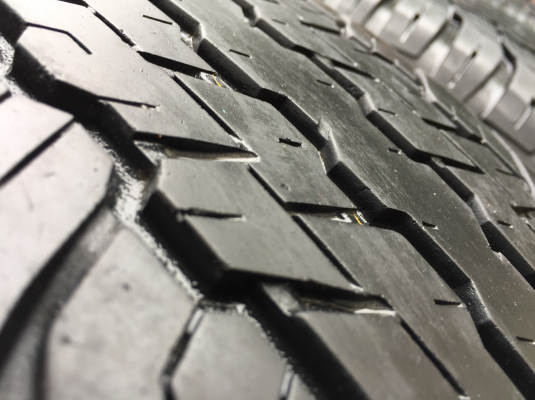 ยาง Dunlop 265 60 18 ปี16 ดอกเต็ม เนื้อนิ่มๆ ราคาไม่แพง ยาง Dunlop 265 60 18 ปี16 ดอกเต็ม เนื้อนิ่มๆ ราคาไม่แพง