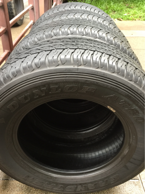 ยาง Dunlop 265 65 17 ปี16 ดอกเต็ม เนื้อนิ่มๆ ไม่มีปะ ใช้ยาว ราคาไม่แพง