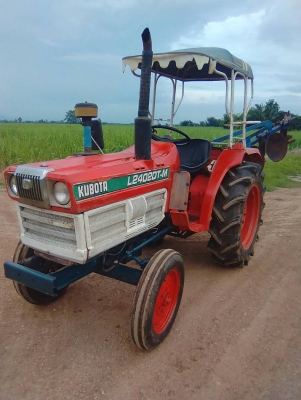 สีนวนจัดให้ Kubota L2402 สภาพสวย เครื่องดียางพร้อม พร้อมลุย มาพร้อมผานสี่ สนใจติดต่อ 089-9638932
