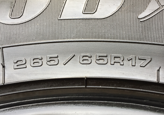 ยาง Goodyear 265 65 17 ปี16 ดอกเต็ม ใช้ยาว ราคาไม่แพง