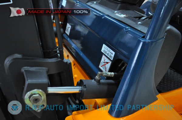 ขายรถโฟล์คลิฟท์มือสอง TOYOTA รุ่น 7FD25-11741 นำเข้าจากประเทศญี่ปุ่น 100\% ไม่เคยใช้งานในไทย