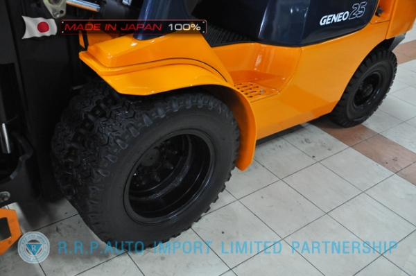 ขายรถโฟล์คลิฟท์มือสอง TOYOTA รุ่น 7FD25-11741 นำเข้าจากประเทศญี่ปุ่น 100\% ไม่เคยใช้งานในไทย