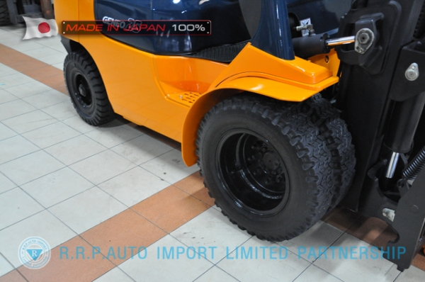 ขายรถโฟล์คลิฟท์มือสอง TOYOTA รุ่น 7FD25-11741 นำเข้าจากประเทศญี่ปุ่น 100\% ไม่เคยใช้งานในไทย