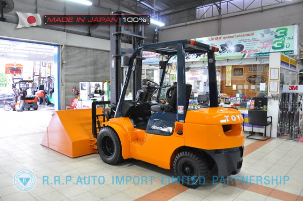 ขายรถโฟล์คลิฟท์มือสอง TOYOTA รุ่น 7FD25-11741 นำเข้าจากประเทศญี่ปุ่น 100\% ไม่เคยใช้งานในไทย