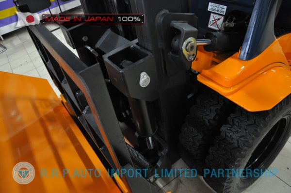 ขายรถโฟล์คลิฟท์มือสอง TOYOTA รุ่น 7FD25-11741 นำเข้าจากประเทศญี่ปุ่น 100\% ไม่เคยใช้งานในไทย