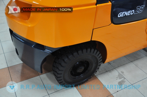 ขายรถโฟล์คลิฟท์มือสอง TOYOTA รุ่น 7FD25-11741 นำเข้าจากประเทศญี่ปุ่น 100\% ไม่เคยใช้งานในไทย