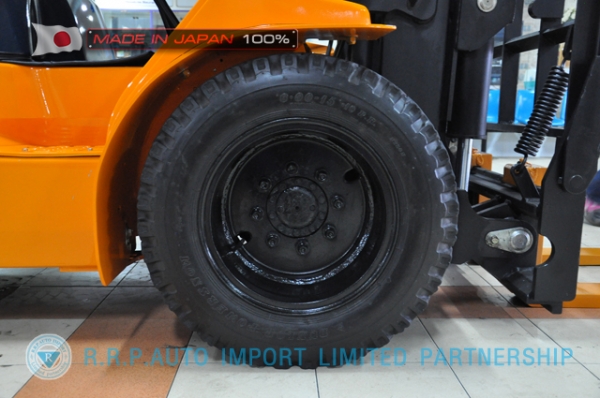 ขายรถโฟล์คลิฟท์มือสอง TOYOTA รุ่น 7FD25-11741 นำเข้าจากประเทศญี่ปุ่น 100\% ไม่เคยใช้งานในไทย
