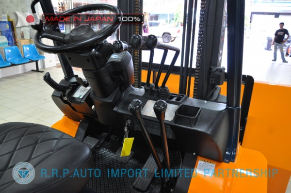 ขายรถโฟล์คลิฟท์มือสอง TOYOTA รุ่น 7FD25-11741 นำเข้าจากประเทศญี่ปุ่น 100\% ไม่เคยใช้งานในไทย