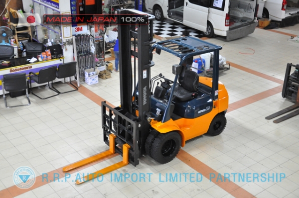 ขายรถโฟล์คลิฟท์มือสอง TOYOTA รุ่น 7FD25-11741 นำเข้าจากประเทศญี่ปุ่น 100\% ไม่เคยใช้งานในไทย