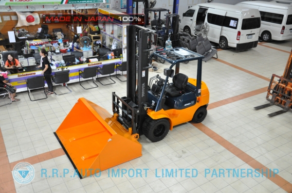 ขายรถโฟล์คลิฟท์มือสอง TOYOTA รุ่น 7FD25-11741 นำเข้าจากประเทศญี่ปุ่น 100\% ไม่เคยใช้งานในไทย