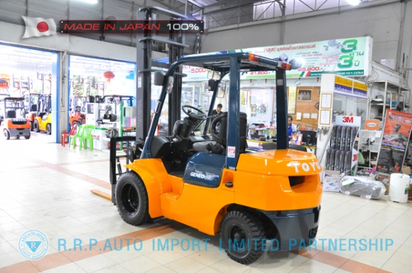ขายรถโฟล์คลิฟท์มือสอง TOYOTA รุ่น 7FD25-11741 นำเข้าจากประเทศญี่ปุ่น 100\% ไม่เคยใช้งานในไทย