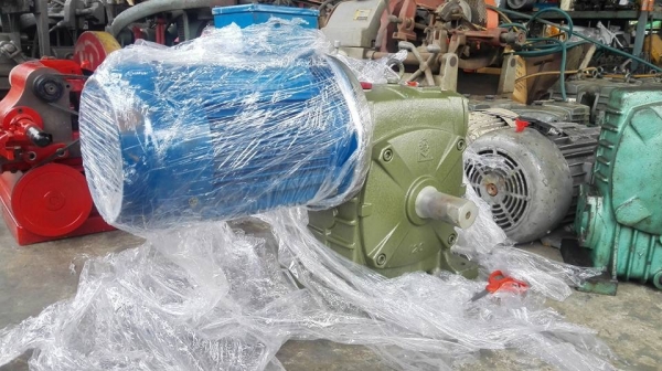 ** SOLD ** ชุดเกียร์ต้นกำลัง LIMING 5.5 HP 380V ทด 1:20 ของใหม่ 100\% ** SOLD ** ชุดเกียร์ต้นกำลัง LIMING 5.5 HP 380V ทด 1:20 ของใหม่ 100\%