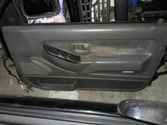ประตูไฟฟ้า isuzu mu japan ใส่ tfr dragon cameo คู่ละ 7000 บาท