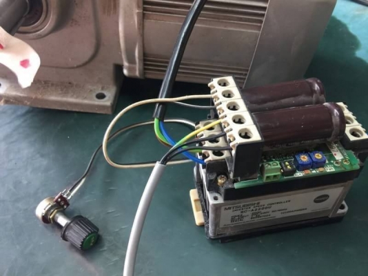 2,200 บ. ส่งฟรี083-2000058  LINE ID: line832923 ชุดมอเตอร์เกียร์ทด MISTUBISHI และชุดอินเวอร์เตอร์ MISTUBISHI ขนาด 200 W. พร้อมประกอบต่อใช้งานตามภาพ ใช้งานง่ายต่อไฟบ้านได้เลย(มีหลายชุด)