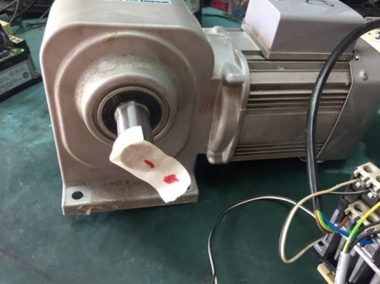 2,200 บ. ส่งฟรี083-2000058  LINE ID: line832923 ชุดมอเตอร์เกียร์ทด MISTUBISHI และชุดอินเวอร์เตอร์ MISTUBISHI ขนาด 200 W. พร้อมประกอบต่อใช้งานตามภาพ ใช้งานง่ายต่อไฟบ้านได้เลย(มีหลายชุด)