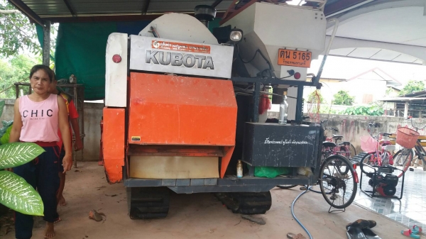 ขายรถเกี่ยวข้าว DC 60 ใช้งานได้ 2xxx ชม รถปี 54 เอกสารครบพร้อมโอน ขายรถเกี่ยวข้าว DC 60 ใช้งานได้ 2xxx ชม รถปี 54 เอกสารครบพร้อมโอน