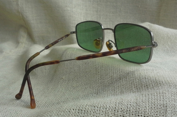 แว่นตาอิตาเลียนระดับเวิร์ลคลาส โมเดลนีโอ - คลาสสิค 'สี่เหลี่ยมผืนผ้า' Authentic GIORGIO ARMANI handmade in Italy แว่นตาอิตาเลียนระดับเวิร์ลคลาส โมเดลนีโอ - คลาสสิค 'สี่เหลี่ยมผืนผ้า' Authentic GIORGIO ARMANI handmade in Italy