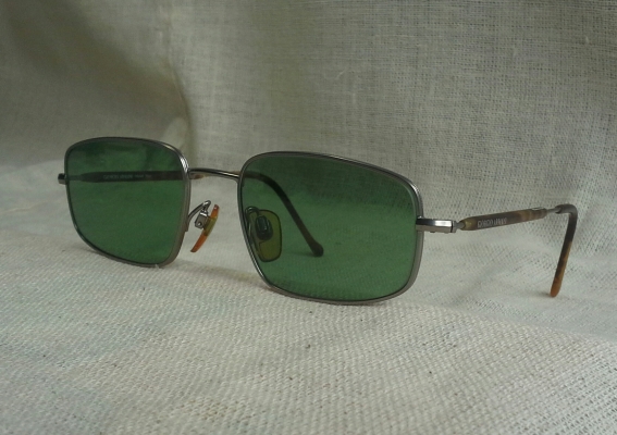 แว่นตาอิตาเลียนระดับเวิร์ลคลาส  โมเดลนีโอ - คลาสสิค &#039;สี่เหลี่ยมผืนผ้า&#039;  Authentic GIORGIO ARMANI handmade in Italy