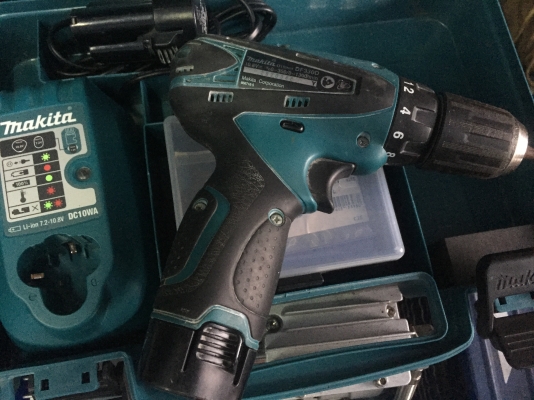 ขายสว่านแบต MAKITA 10.8v มือสองสภาพสวยพร้อมใช้ครับ ขายสว่านแบต MAKITA 10.8v มือสองสภาพสวยพร้อมใช้ครับ