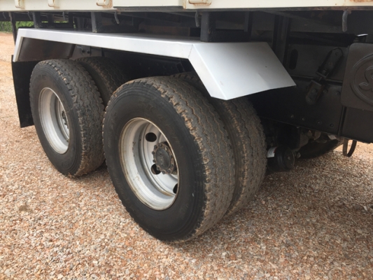 ขายสิบล้อ HINO FM1A 344 แรง ซีรีส์500 ดั้มพ์สามมิตร ปลายปี 56 สภาพป้ายแดง