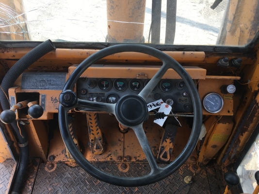 ขายรถตัก KOMATSU JH80C ขนาดเทียบเท่า WA380 เครื่อง ISUZU 6 สูบ เกียร์ ปั้ม สมบูรณ์พร้อมใช้ครับ ติดต่อ 063-9316985 ID LINE : 0639316985 ครับ ขายรถตัก KOMATSU JH80C ขนาดเทียบเท่า WA380 เครื่อง ISUZU 6 สูบ เกียร์ ปั้ม สมบูรณ์พร้อมใช้ครับ ติดต่อ 063-9316985 ID LINE : 0639316985 ครับ