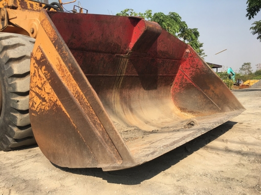 ขายรถตัก KOMATSU JH80C ขนาดเทียบเท่า WA380 เครื่อง ISUZU 6 สูบ เกียร์ ปั้ม สมบูรณ์พร้อมใช้ครับ ติดต่อ 063-9316985 ID LINE : 0639316985 ครับ