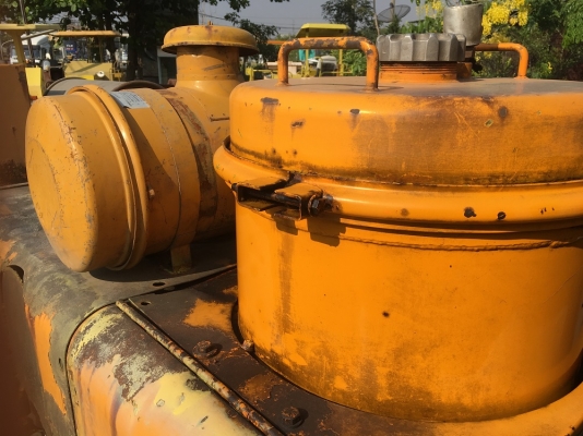 ขายรถตัก KOMATSU JH80C ขนาดเทียบเท่า WA380 เครื่อง ISUZU 6 สูบ เกียร์ ปั้ม สมบูรณ์พร้อมใช้ครับ ติดต่อ 063-9316985 ID LINE : 0639316985 ครับ