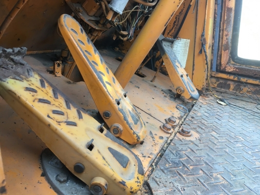 ขายรถตัก KOMATSU JH80C ขนาดเทียบเท่า WA380 เครื่อง ISUZU 6 สูบ เกียร์ ปั้ม สมบูรณ์พร้อมใช้ครับ ติดต่อ 063-9316985 ID LINE : 0639316985 ครับ