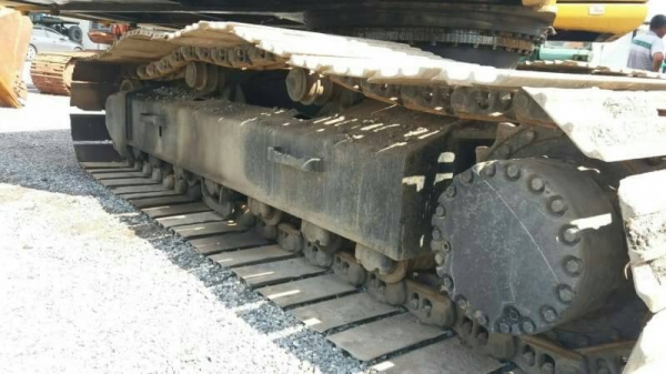 ขายด่วน!! KOMATSU PC200-6 สภาพพร้อมใช้ค่ะ
