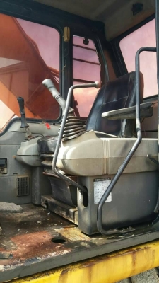 ขายด่วน!! KOMATSU PC200-6 สภาพพร้อมใช้ค่ะ