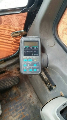 ขายด่วน!! KOMATSU PC200-6 สภาพพร้อมใช้ค่ะ