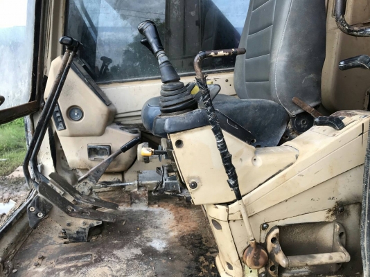 ขาย 465,000 CAT 320 V 2 เล่มทะเบียน ไฟฟ้าตัด เครื่อง 6D15ดี ปั้ม K3V แรง เอวแน่น ช่วงล่างพอใช้ ตัวเดินดี รถพร้อมใช้งาน รถอยู่ นางรอง บุรีรัมย์ 090-772-3710 090-772-3708
