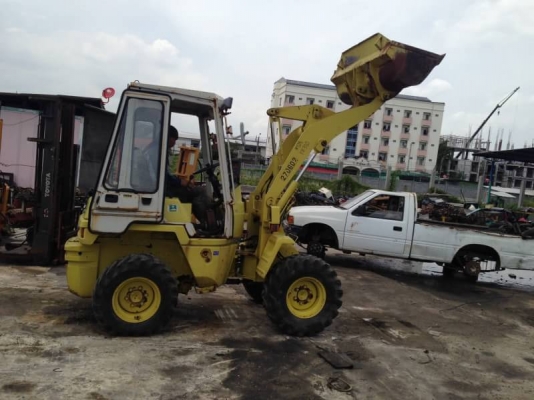ขาย 395,000 รถตักล้อยาง KOMATSU WA30-5 E เอวอ่อน เครื่องดี เกียร์แรง เอวแน่น เอกสารใบอินวอยทร์ รถอยู่ กรุงเทพ 090-772-3710 090-772-3708